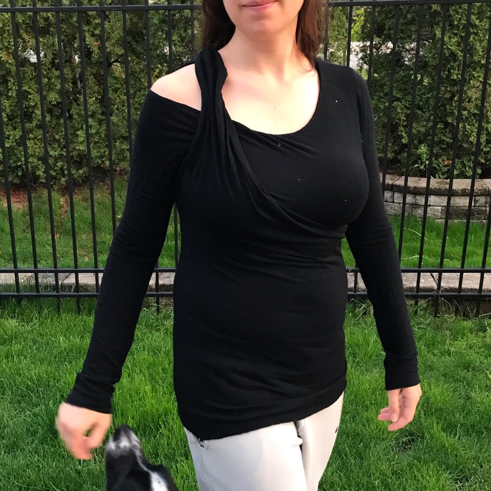 Asymmetric Cold Shoulder